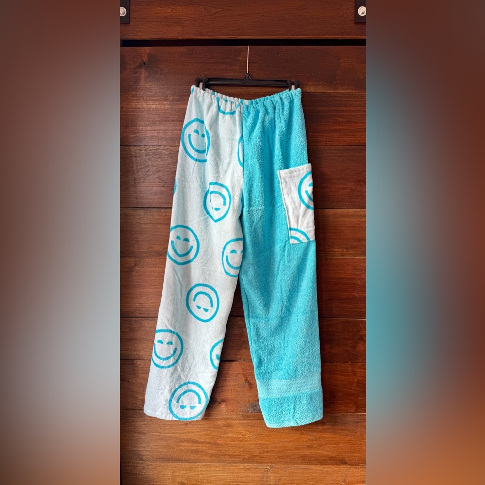 Towel pants turquoise smileys